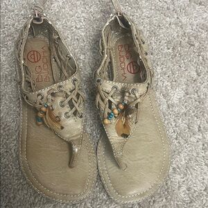 Big Buddha Women’s Thong sandals Brown Sz 6 1/2